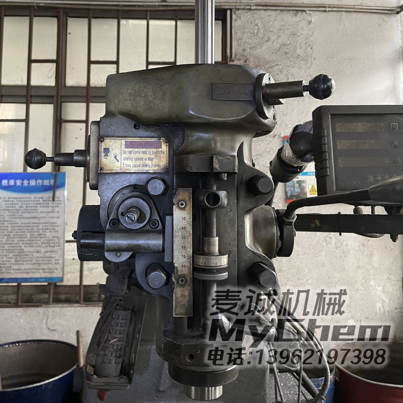 苏州铣床维修建亚M4炮塔铣床机头保养